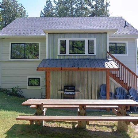 Surfs Inn Guesthouse & Cottages Ucluelet Exteriör bild