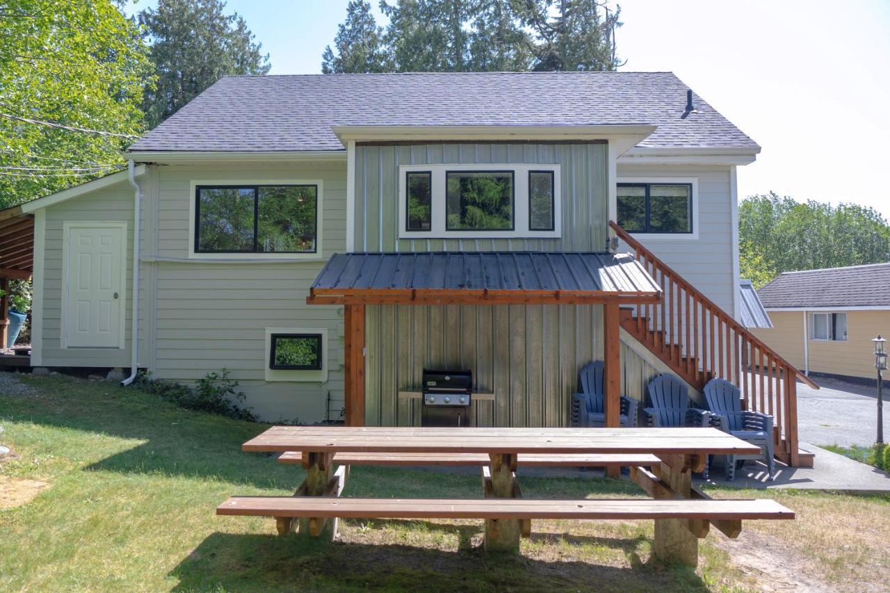 Surfs Inn Guesthouse & Cottages Ucluelet Exteriör bild