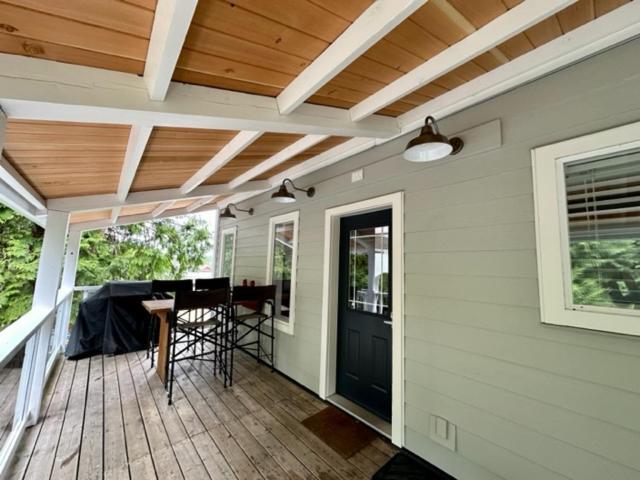 Surfs Inn Guesthouse & Cottages Ucluelet Exteriör bild