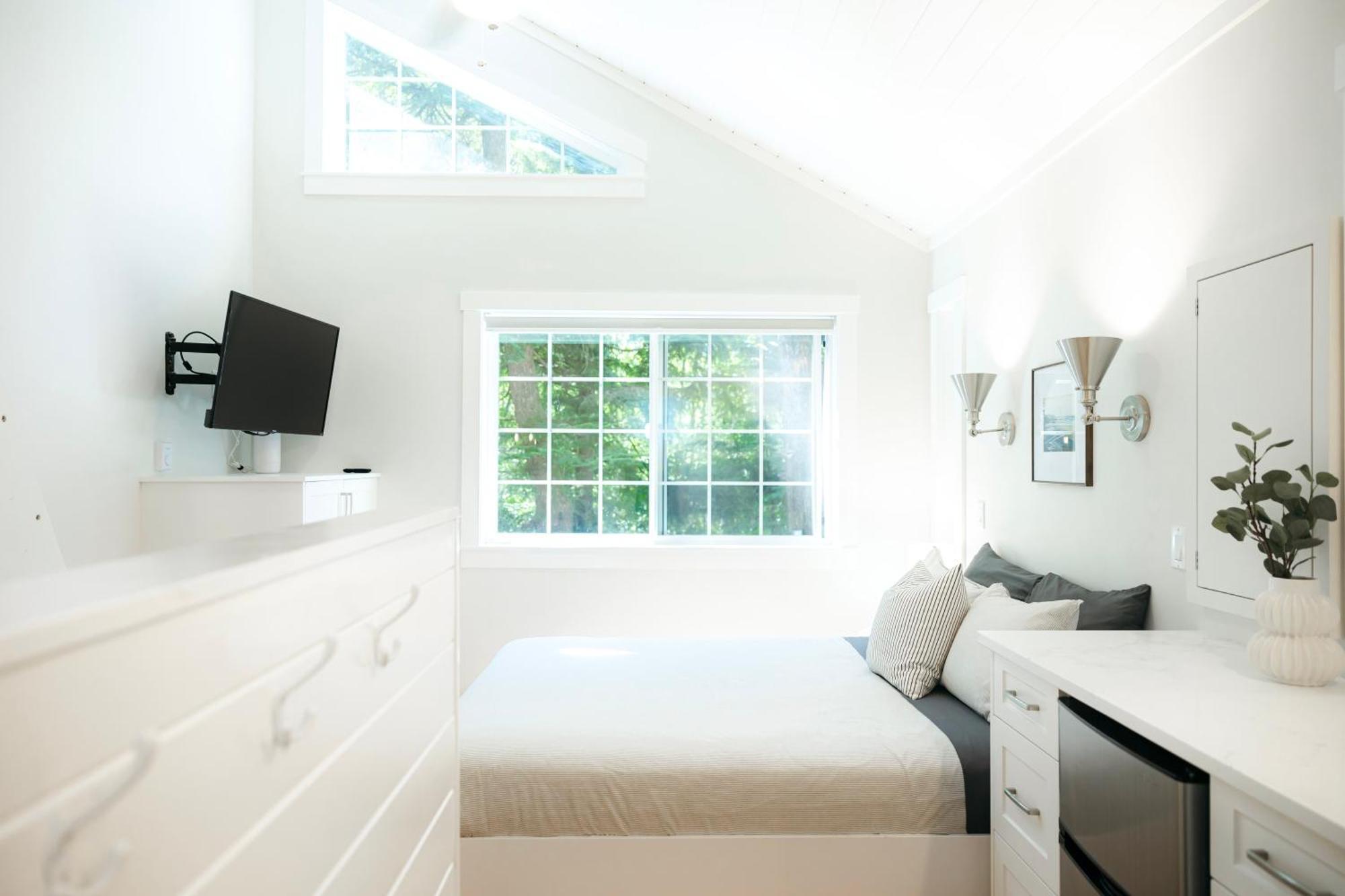 Surfs Inn Guesthouse & Cottages Ucluelet Rum bild